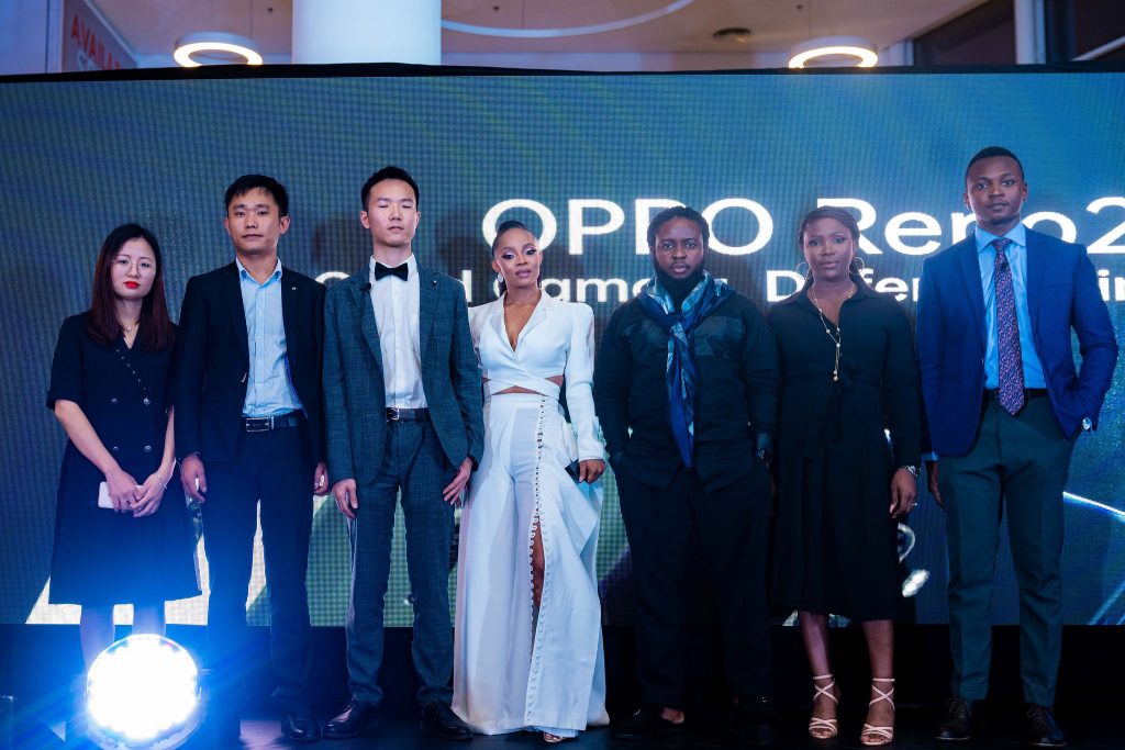 L-R: Business Manager, OPPO Mobile, Stella Qin; Sales Director, OPPO Mobile Nigeria, Kenvin Wang; Marketing Director, OPPO Mobile Nigeria, Kris Cao; Brand Influencers OPPO Mobile Nigeria, Toke Makinwa and Anny Robert; Marketing Manager, OPPO Mobile Nigeria, Nengi Akinola and PR Manager, OPPO Mobile Nigeria, Joseph Adeola, at the launch of the OPPO Reno2 device in Lagos, Nigeria.
