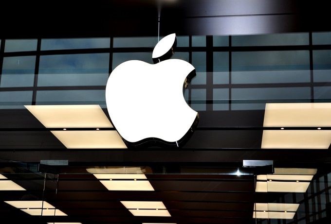 Quarterly Report: Apple Surpasses $100bn for the First Time; Facebook Hits $28bn
