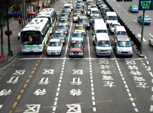 China plans ban of petrol cars
